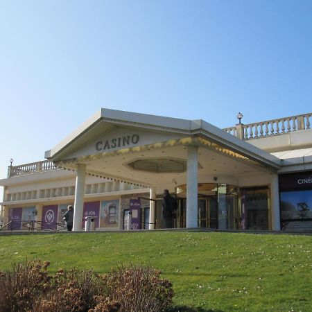 Entre Mer Et Falaises Le Treport Exterior photo